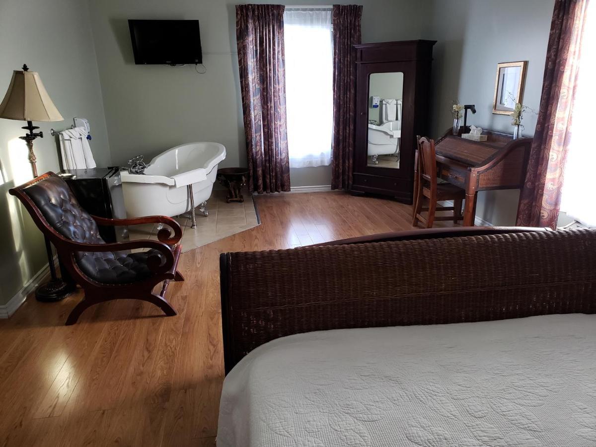 Auberge Le Flores GrandʼMère Dış mekan fotoğraf