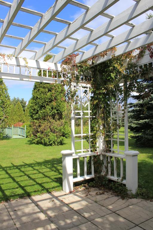 Auberge Le Flores GrandʼMère Dış mekan fotoğraf