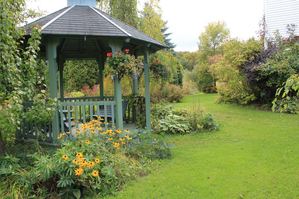 Auberge Le Flores GrandʼMère Dış mekan fotoğraf