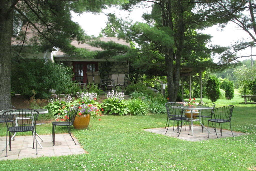 Auberge Le Flores GrandʼMère Dış mekan fotoğraf