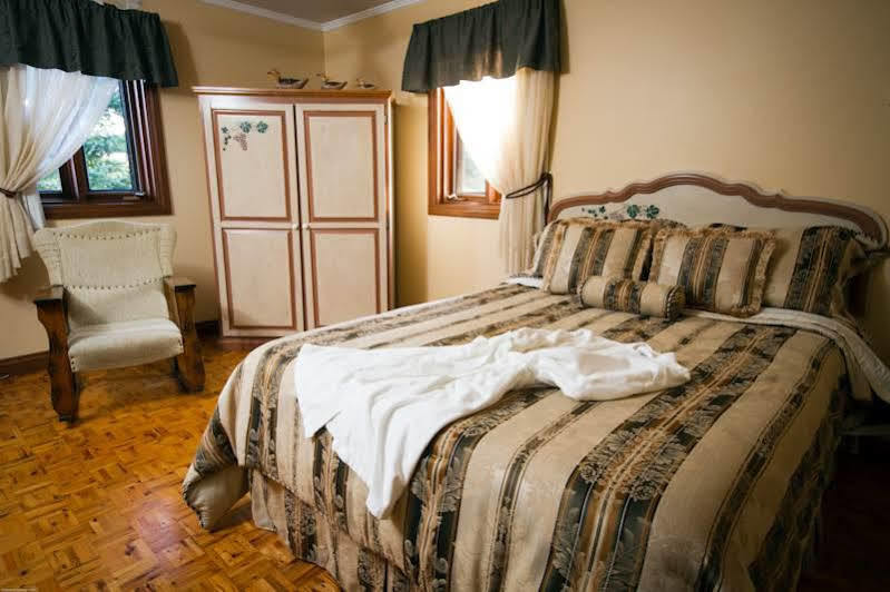 Auberge Le Flores GrandʼMère Dış mekan fotoğraf